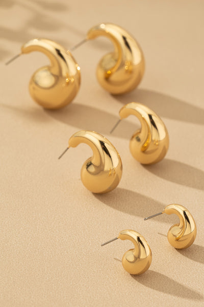 gold earrings