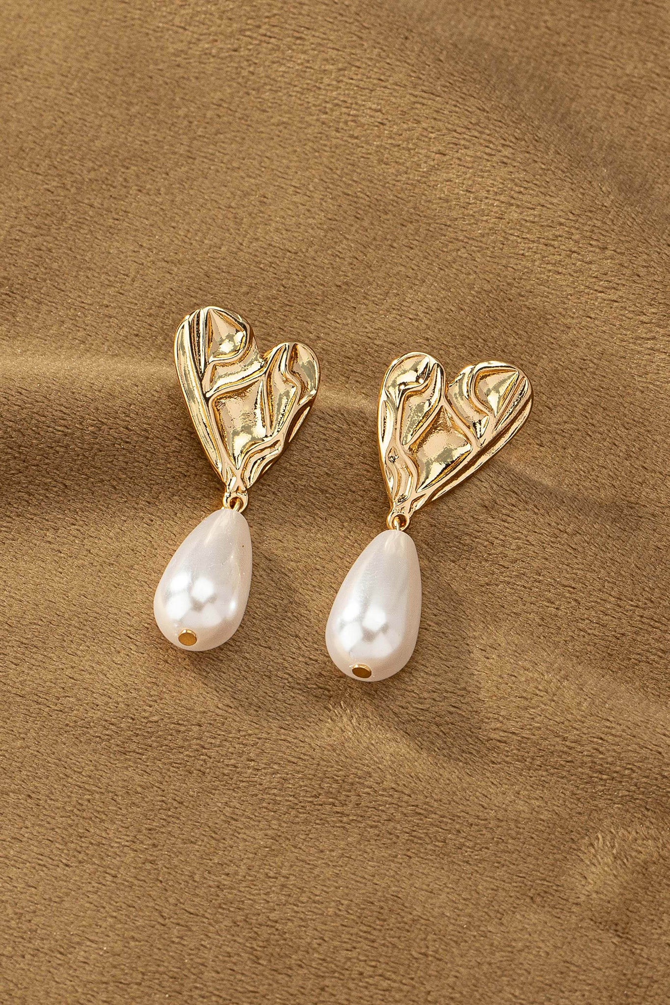 gold pearl drop earrings