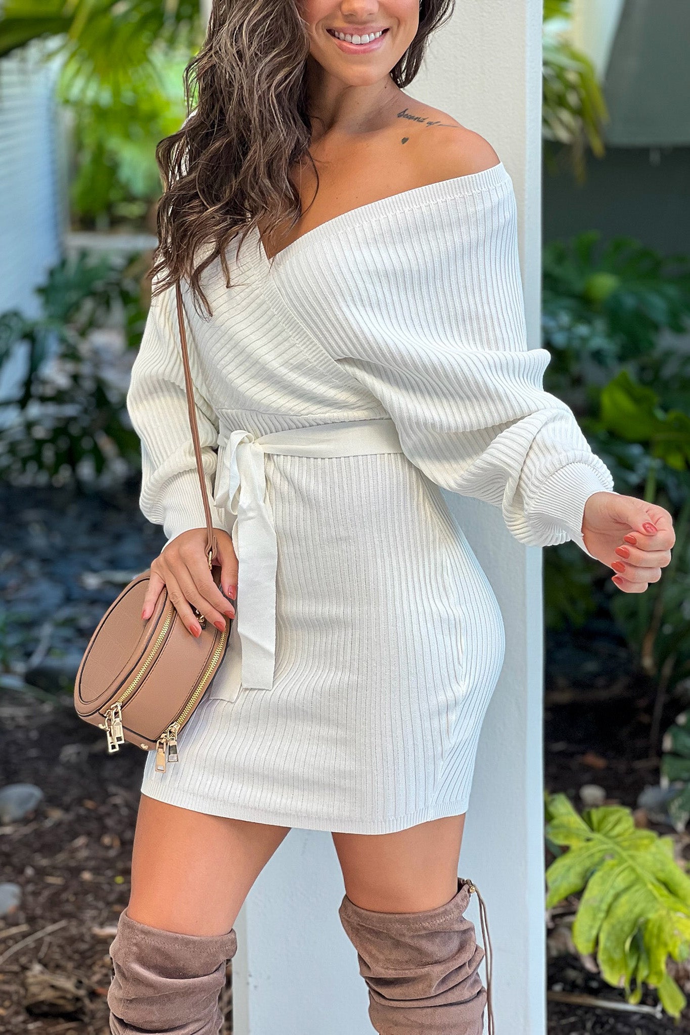 ivory ribbed short dress with puffed long sleeves