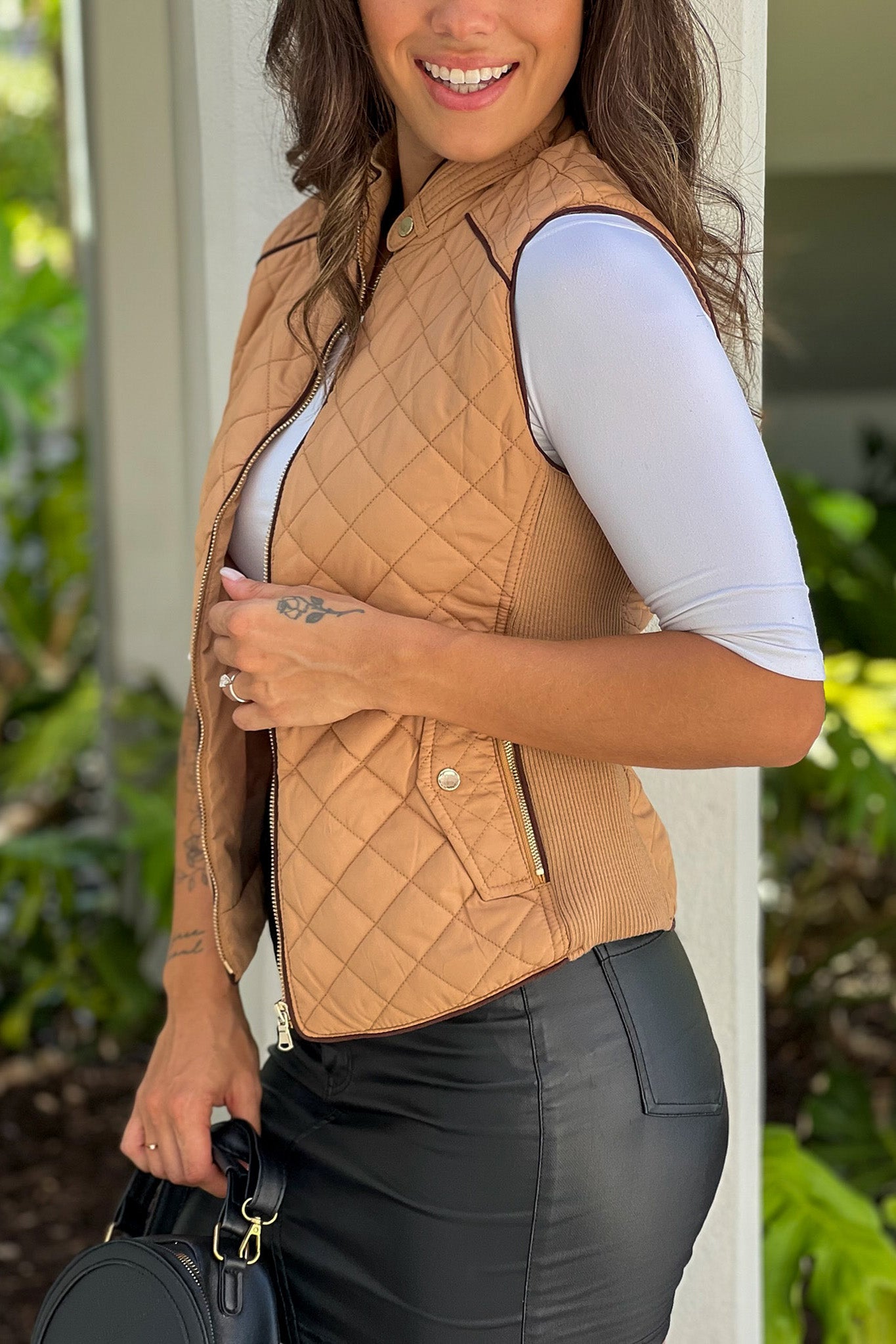 khaki quilted vest with pockets