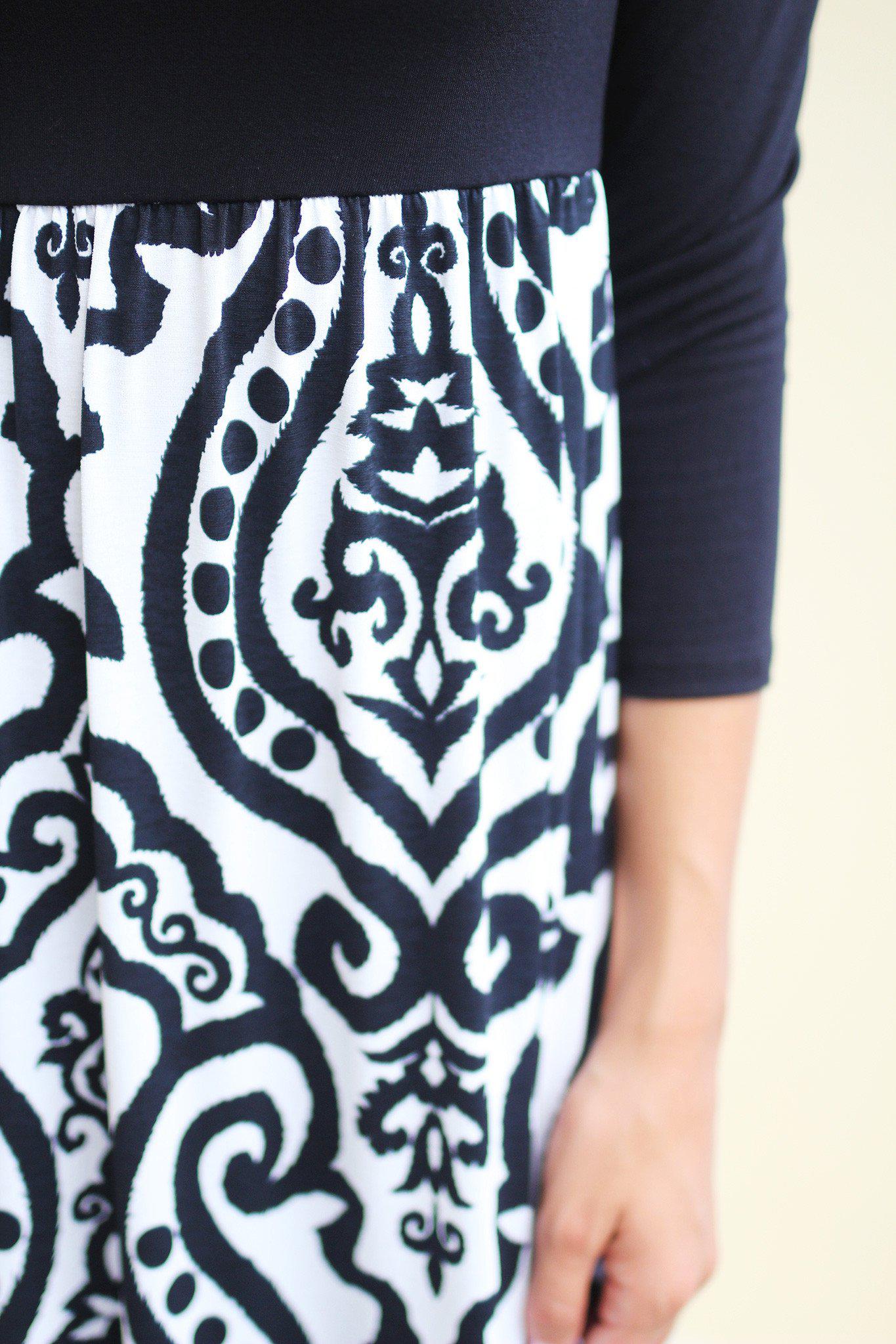 Black and White Printed Maxi Dress With 3/4 Sleeves