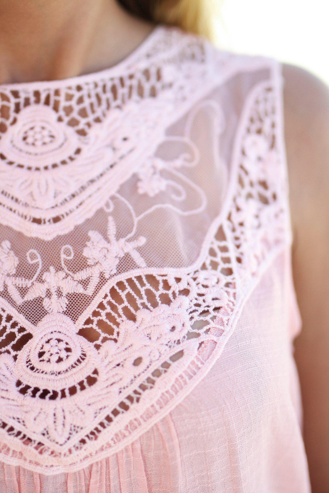 トップス Riu Embroidery lace tops Razi Embroidered Lace Top – Casual Affairs Clothing