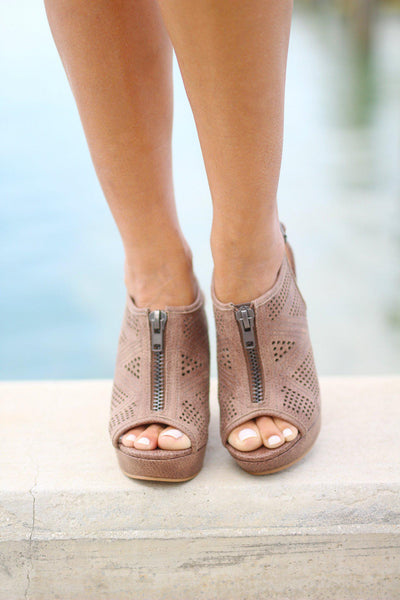 Forrest Taupe Wedges