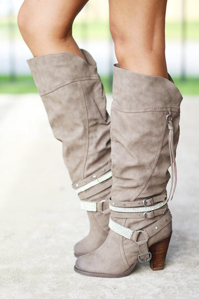buckle straps boots
