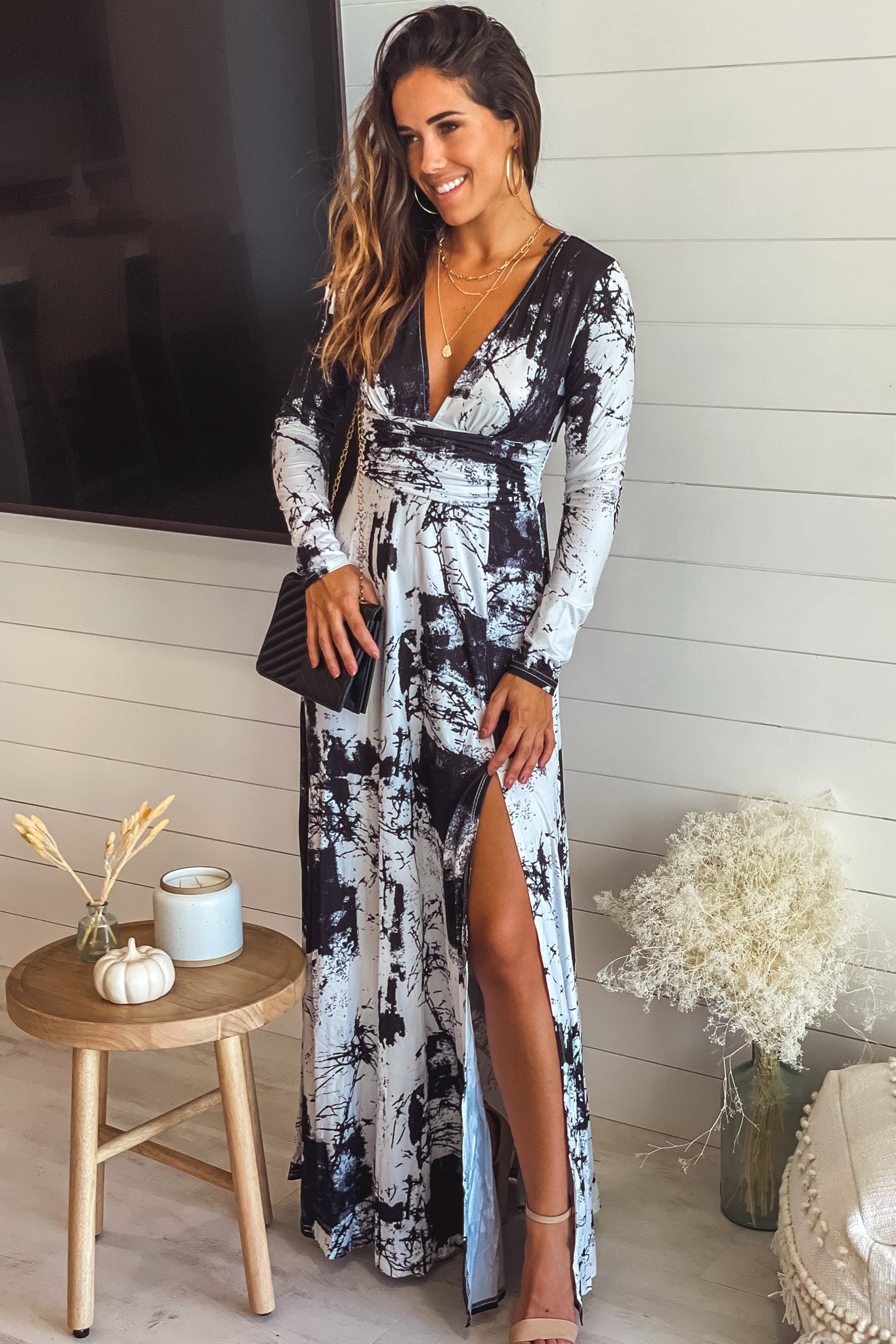 black and white dress with sleeves