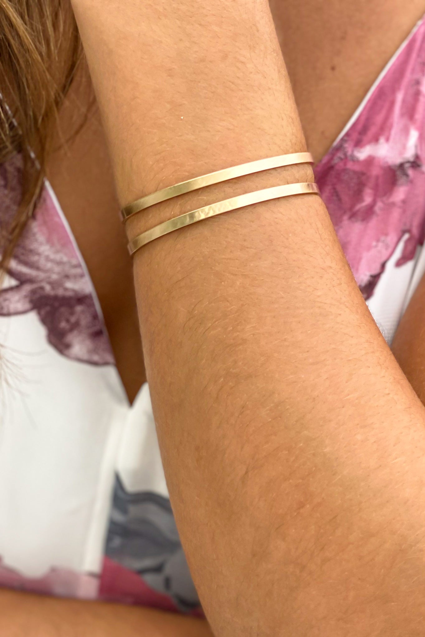 gold two line bracelete