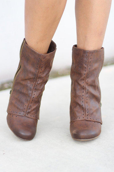 Zip that Lip Tan Booties