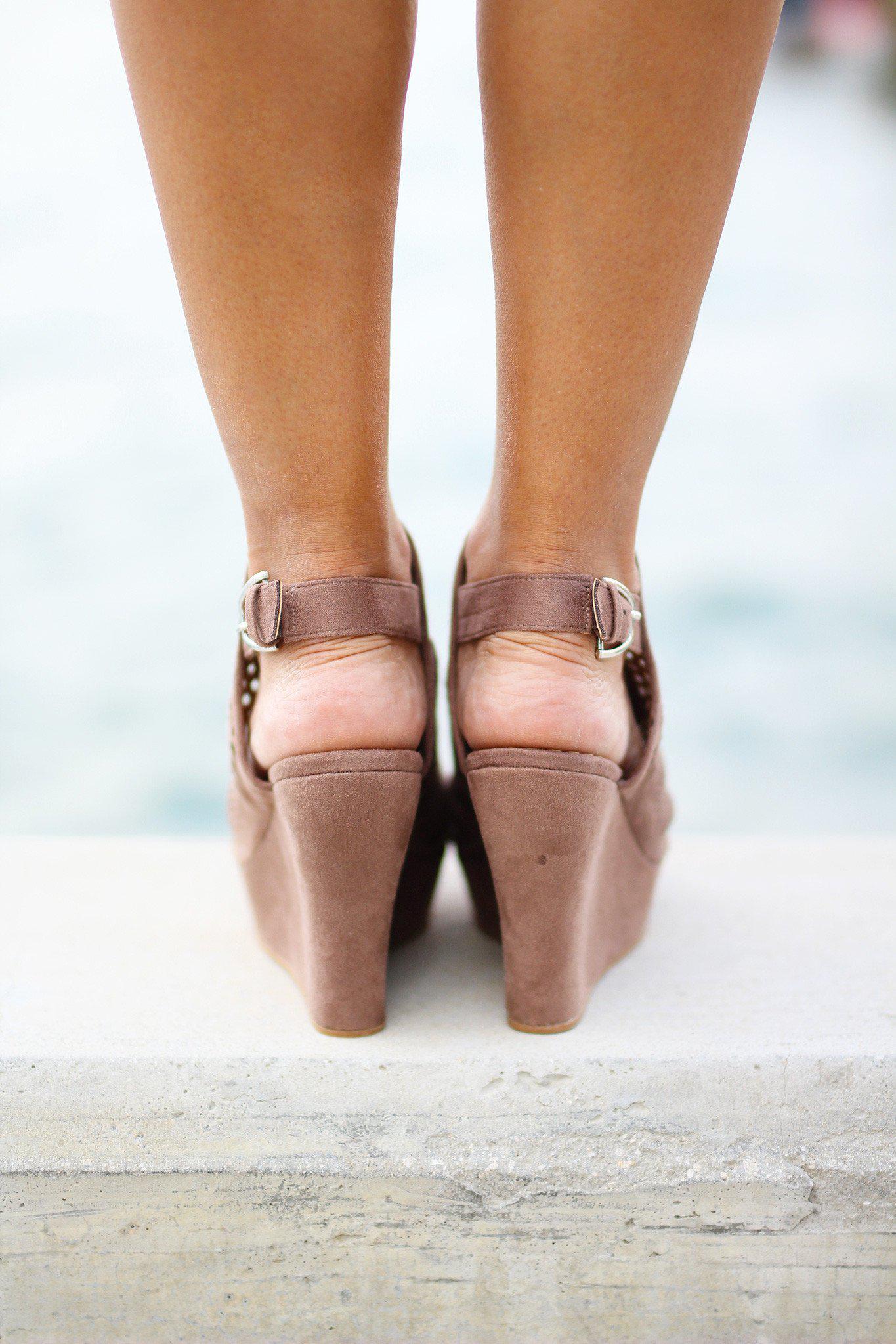 European Cafe Taupe Wedges